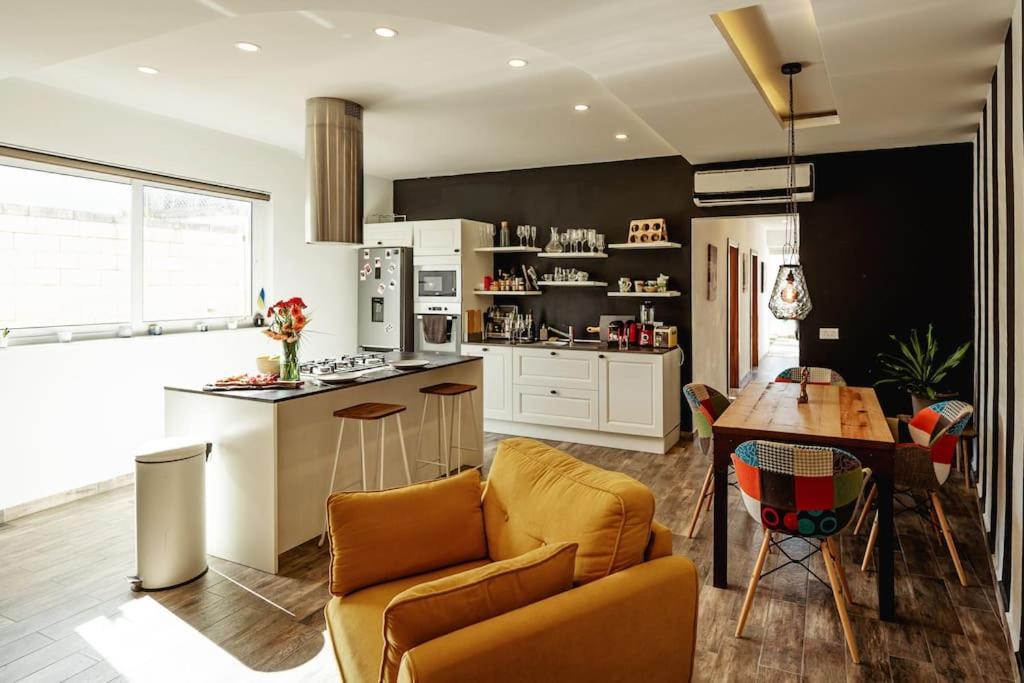 Luxury Designer Penthouse With Private Jacuzzi Apartamento Sliema Exterior foto