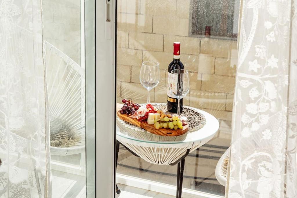 Luxury Designer Penthouse With Private Jacuzzi Apartamento Sliema Exterior foto